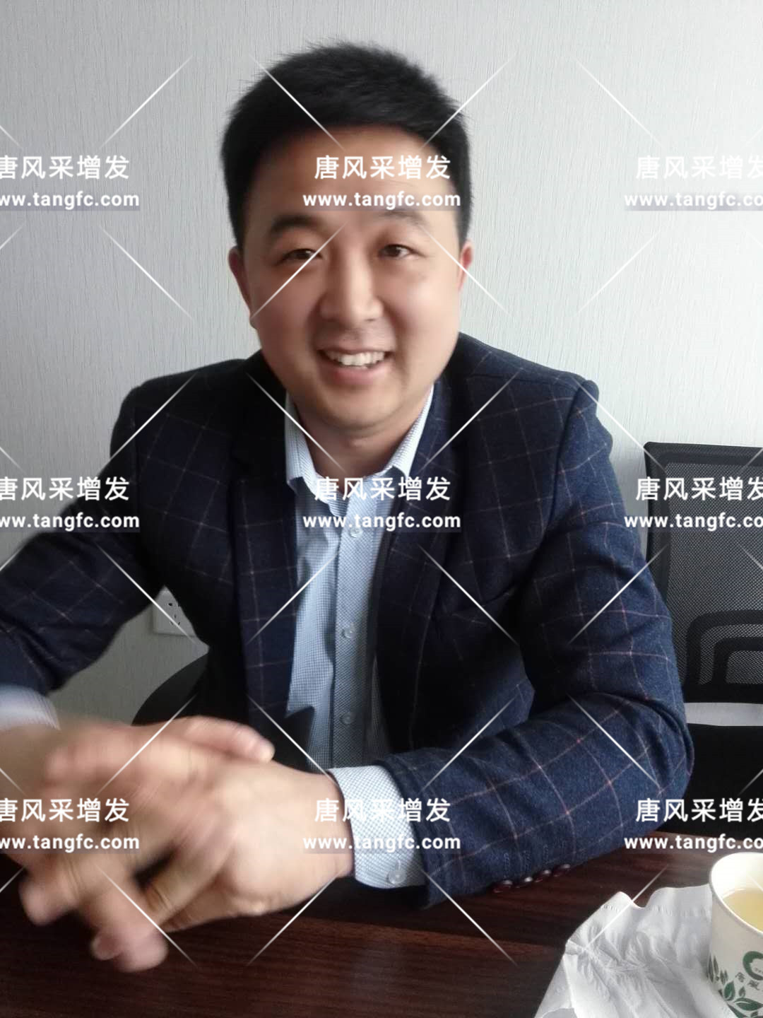 將“脫發(fā)男”變成“型男”模樣，唐風(fēng)采可以做到！