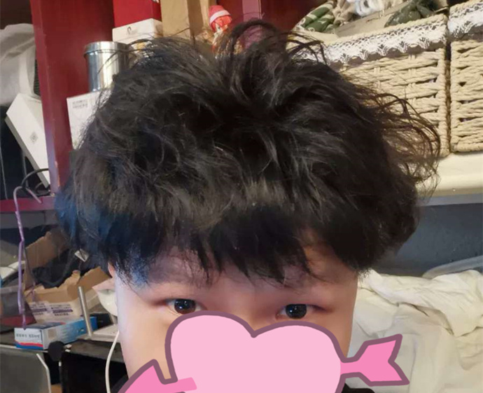 怎樣戴假發(fā)更好看 \